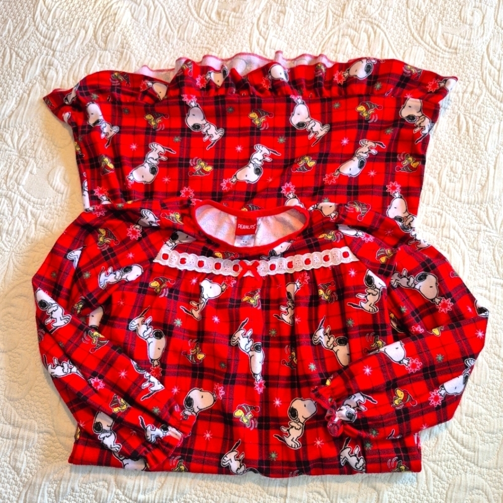Peanuts girls size Medium holiday long sleeve nightgown soft vguc